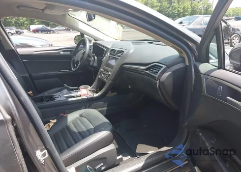 2017 Ford Fusion Energi Se Luxury z USA, uszkodzony, nr VIN 3FA6P0PU3HR121802